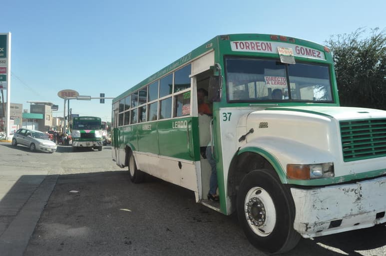 Siempre no se restringirá la circulación del transporte público en la zona centro del municipio de Lerdo pues las autoridades municipales consideran que se trata de una actividad esencial. (ARCHIVO)