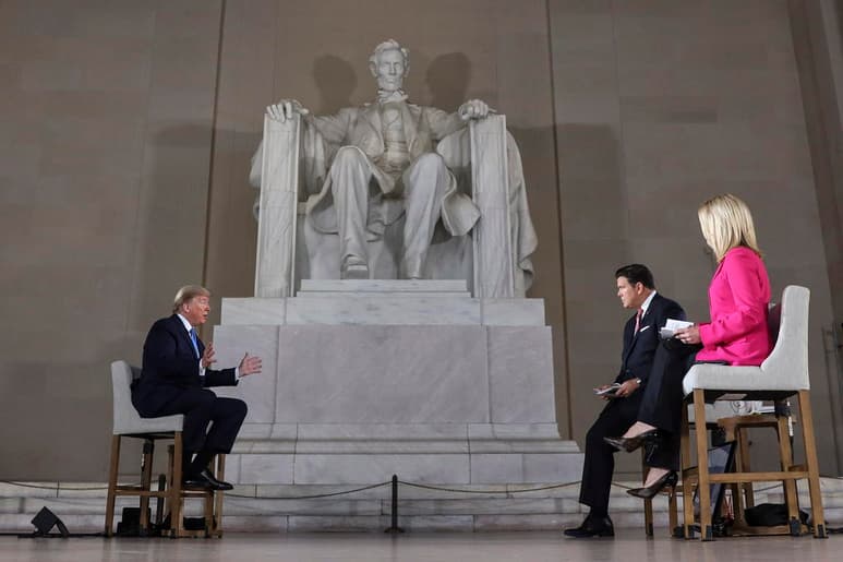 El presidente de Estados Unidos, Donald Trump, dijo este domingo que está 'convencido' de que su país tendrá una vacuna contra la COVID-19 para finales de este año, y revisó al alza el número de muertes que la enfermedad dejará en su país, hasta un mínimo de 80,000. (EFE)