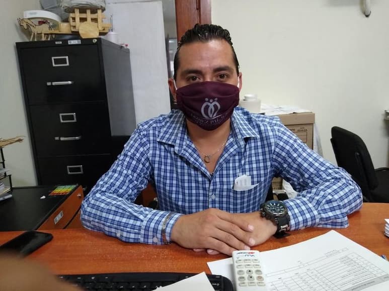 El funcionario municipal señaló que las despensas se dan a través de un padrón y que a los beneficiarios se les solicita una copia de su identificación oficial además de que tienen que firmar de recibido y se toma una fotografía de la entrega. (ANGÉLICA SANDOVAL)