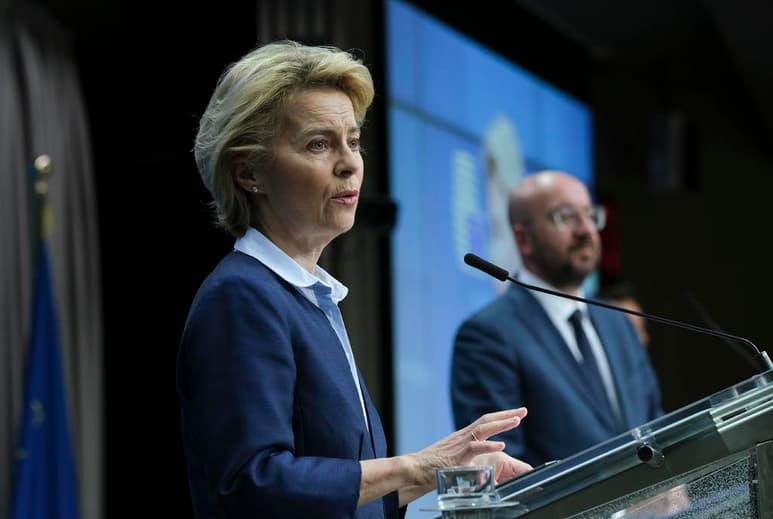 La campaña inició con el anuncio de una contribución de mil millones de euros por parte de la CE. (EFE)