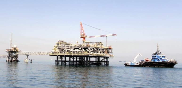 El optimismo sobre la evolución de la demanda ante los planes de desescalada de las medidas contra el COVID-19 de diversos países impulsó hoy el precio del barril de Brent para entrega en julio, que avanzó un 13.74 %, hasta 30.95 dólares. (ARCHIVO)