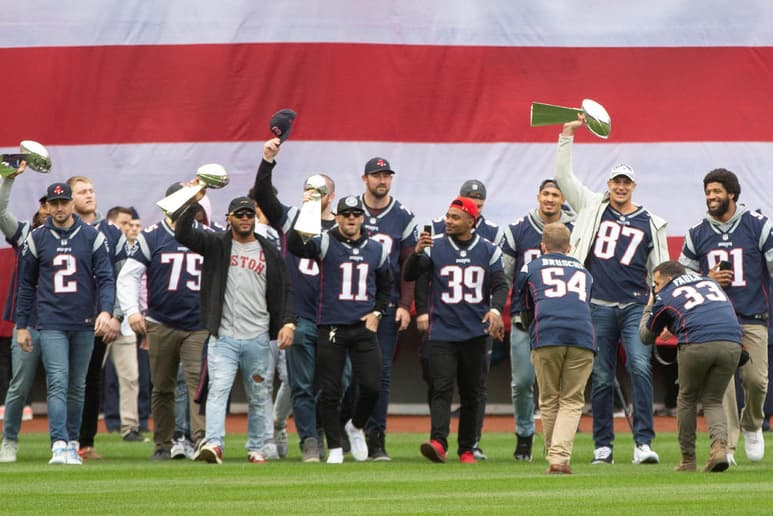 Sam Darnold aseguró que los Patriotas de Nueva Inglaterra siguen siendo los favoritos en la División Este de la Conferencia Americana. (ARCHIVO)