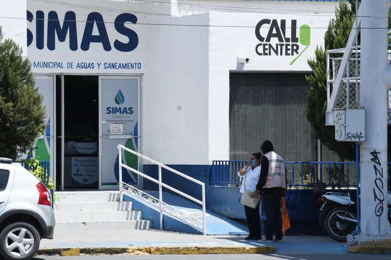 Los empleados sindicalizados señalaron que a partir de ayer trabajarán bajo protesta. (EL SIGLO DE TORREÓN)