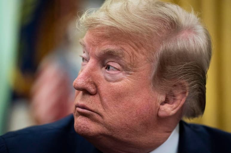 El presidente estadounidense, Donald Trump, ha vuelto a dar negativo en el test de coronavirus después de que uno de sus asistentes personales que trabajan con él diese positivo. (ARCHIVO)