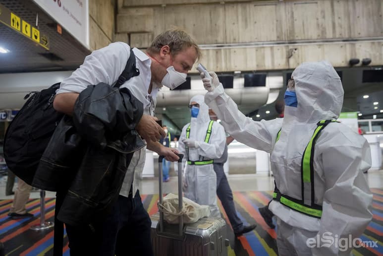 Las situaciones con las que se podría lidiar a la hora de viajar luego de la pandemia de COVID-19. (ARCHIVO)