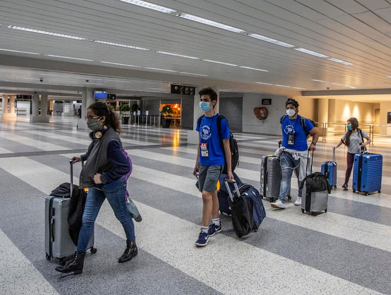 La Organización Internacional para las Migraciones (OIM) alertó hoy que el coronavirus tendrá un impacto igual o mayor, respecto a las restricciones de viajes. (ARCHIVO)