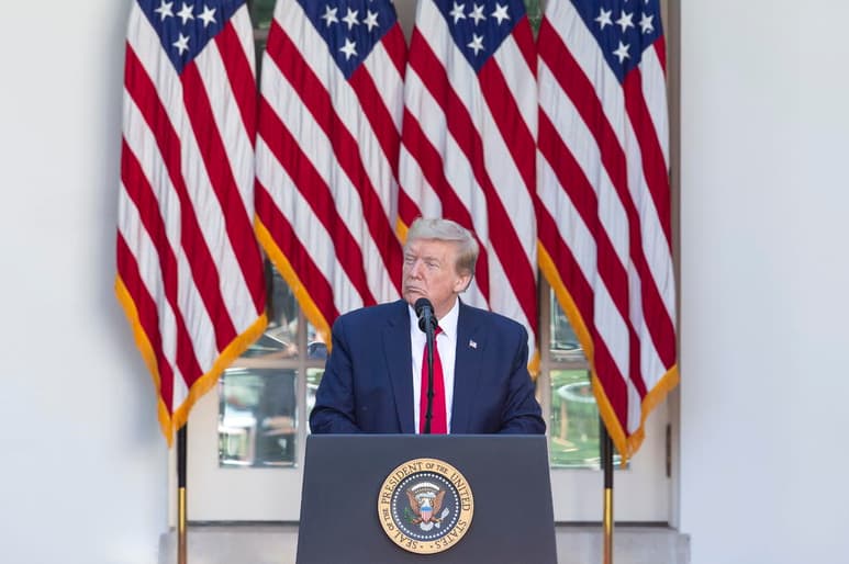 El presidente de EUA, Donald Trump, expresó este viernes su solidaridad con el virtual candidato demócrata a la Casa Blanca, Joe Biden, por la acusación de abuso sexual que pesa sobre él y confió en que sea falsa. (ARCHIVO) 