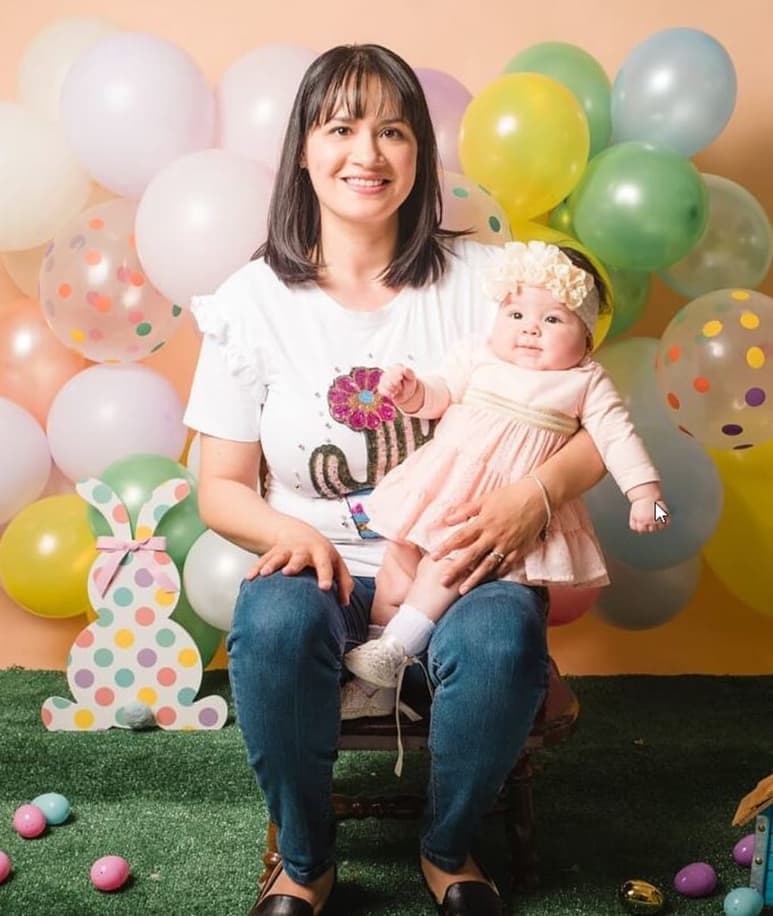Edith y su pequeña Lisa, de seis meses de edad, celebrarán el Día de las Madres en casa, debido a la pandemia del COVID-19. (CORTESÍA)