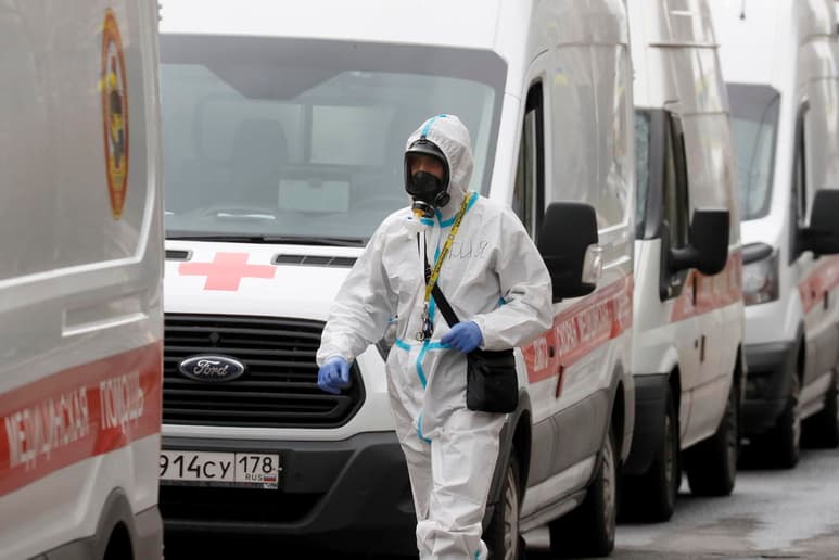 En las últimas 24 horas se detectaron otros 11,012 casos de coronavirus, un 42 % de ellos sin síntomas, con lo que la cifra de contagios alcanzó los 209,688. (EFE)