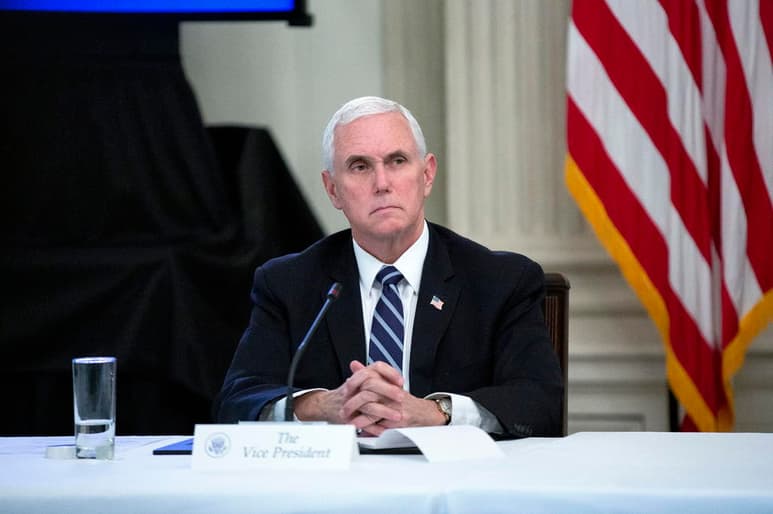 El vicepresidente Mike Pence entra en cuarentena después de que asesora se infectó con el virus. (ARCHIVO)