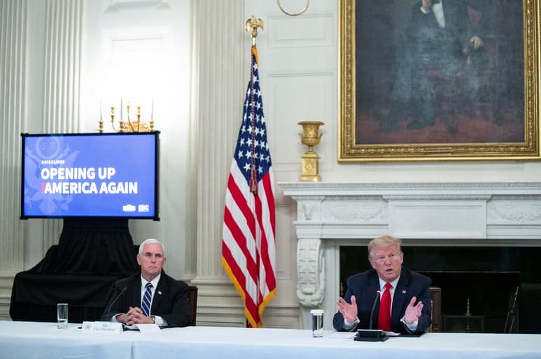 La Casa Blanca comunicó este domingo nuevas medidas de seguridad para el presidente de Estados Unidos, Donald Trump, y su personal, después de que varios miembros de éste dieron positivo al COVID-19. (ARCHIVO)