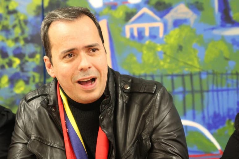 El estratega político venezolano Juan José Rendón (foto) renunció este lunes a su cargo en el equipo del opositor Juan Guaidó tras haber admitido que firmó un acuerdo con la contratista militar Silvercorp y que pagó 50,000 dólares para un ataque que terminara con la detención de varios funcionarios del Gobierno. (ARCHIVO)