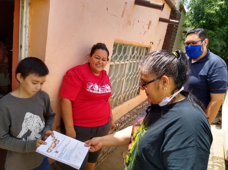 La maestra Cande tiene un grupo de cuarto año con 27 alumnos de los cuales solo 22 tienen acceso a WhatsApp por lo cual puede tener contacto directo con los padres de familia. (DIANA GONZÁLEZ)