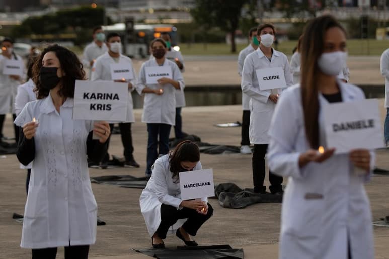 La movilidad de los brasileños ha sido totalmente restringida en menos de dos docenas de ciudades. (EFE)
