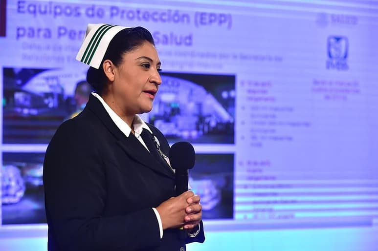 La enfermera Fabiana Zepeda Arias, titular de la División de Programas de Enfermería del Instituo Mexicanos del Seguro Socical (IMSS), leerá un poema de Amparo Dávila, durante la transmisión #DesdeElFondo!, que realiza el Fondo de Cultura Económica (FCE). (EFE)