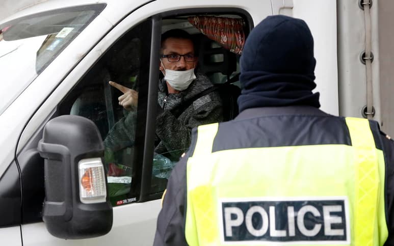 Francia pondrá en cuarentena durante 14 días a aquellas personas que entren en su territorio procedentes de España en reciprocidad a la medida adoptada por el Gobierno español con todos los viajeros que llegan del extranjero. (ARCHIVO)