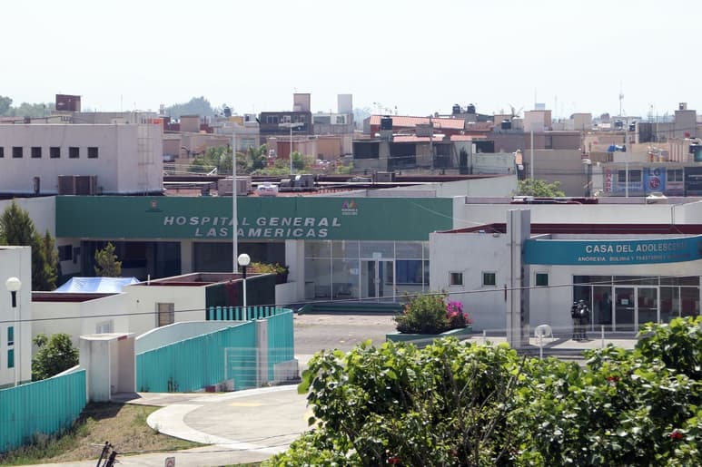 Una sobreviviente del COVID-19 señala que los médicos y las enfermeras hacen todo lo posible por salvar la vida de las personas que ingresan.