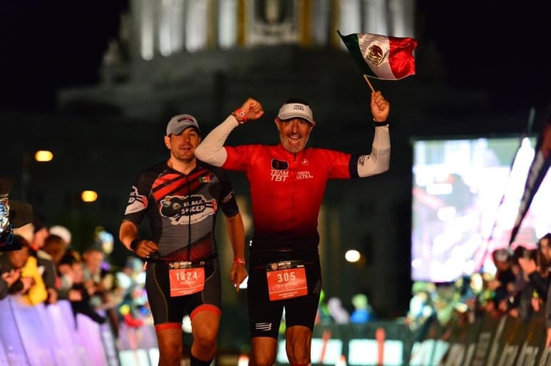 Luis Álvarez posee el récord mundial de más triatlones 'Iron Man' completados y realizará uno más, en su propio hogar, a beneficencia. (ARCHIVO)