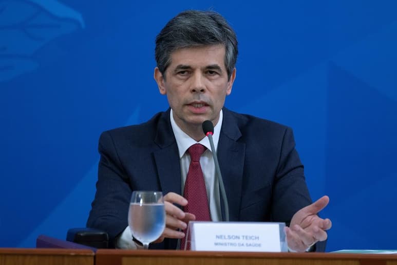 El ministro de Salud de Brasil, Nelson Teich (foto), con poco menos de un mes en el cargo, renunció este viernes después de unas serias fricciones con el presidente Jair Bolsonaro por sus diferencias en torno al combate al coronavirus. (ARCHIVO)