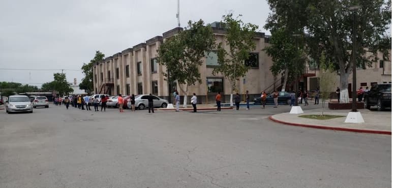 Más de 600 personas iniciaron con los trámites para poder reabrir sus negocios.