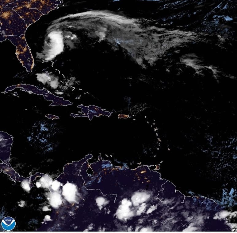 Imagen donde se muestra la trayectoria de cinco días de la tormenta tropical Arthur en EUA. (EFE)