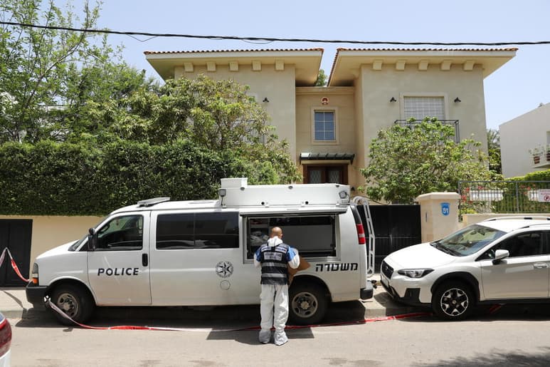 El embajador de China apareció muerto en su residencia. (EFE)