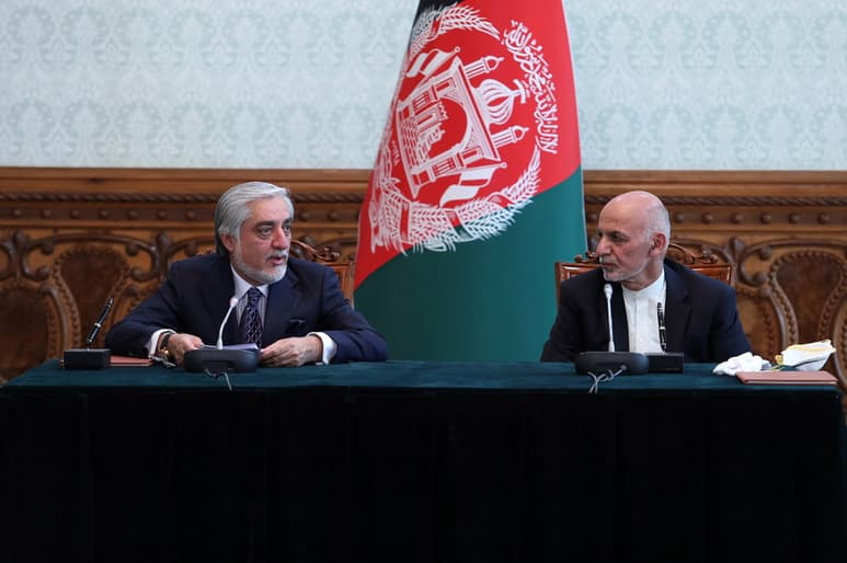 Los líderes se reunieron ayer para firmar el acuerdo que acabará con las disputas políticas tras los comicios de 2019. (EFE)