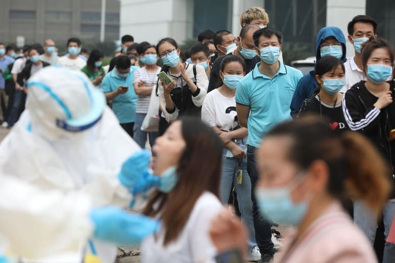 Este resultado demostraría, según las autoridades locales, que la situación de control de la enfermedad ha mejorado y que los asintomáticos tienen poca capacidad de infección. (EFE)