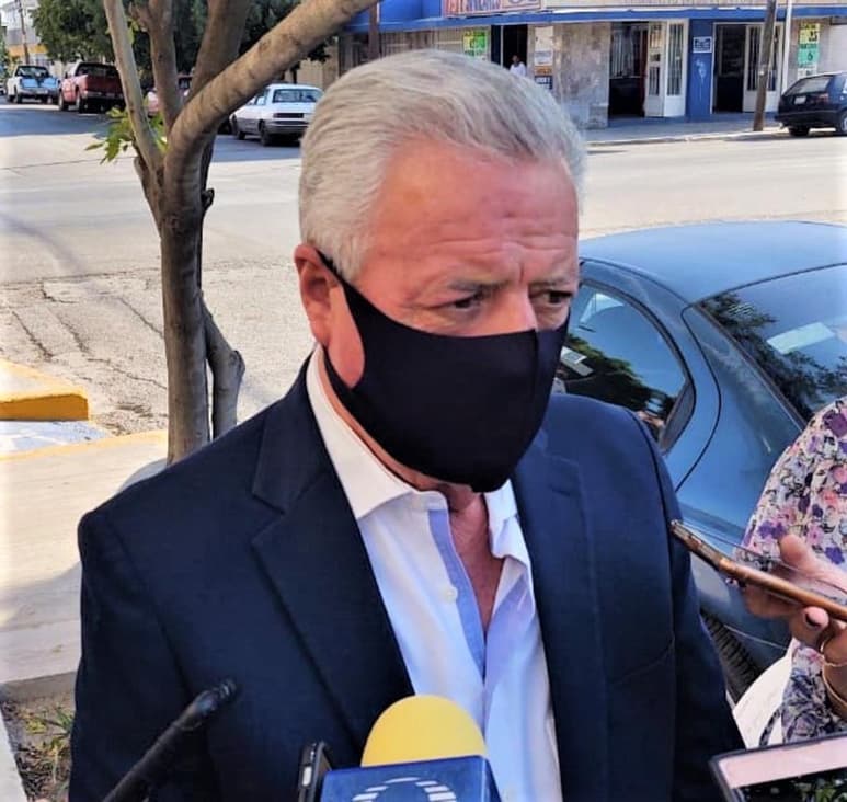 El alcalde de Torreón destacó este martes que dentro de la administración que preside siempre buscan ser 'sensibles y solidarios' con todas las personas, especialmente para mantener sus labores con todas las medidas sanitarias, de forma que sea su desarrollo hasta de 'bajo perfil'. (FERNANDO COMPEÁN)