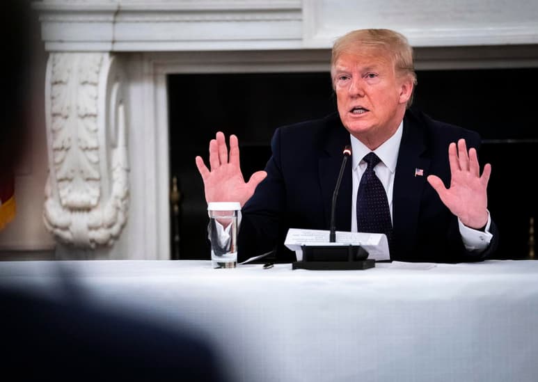 El presidente estadounidense, Donald Trump, cuestionó que la Organización Mundial de la Salud (OMS) no se haya pronunciado sobre los ataques racistas contra africanos que se registraron en China durante el mes pasado. (ARCHIVO)