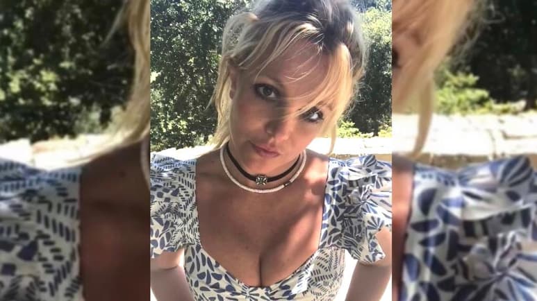 Spears escribió en su cuenta de Instagram lo importante que para ella es tener flequillo. (ESPECIAL)