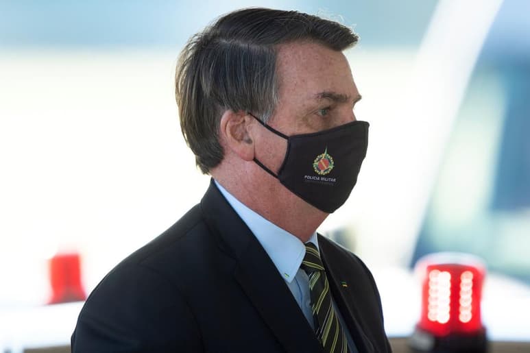 El Gobierno del presidente Jair Bolsonaro se ha aferrado a la cloroquina como tabla de salvación en medio de la pandemia y recomendó este miércoles su uso para tratar a pacientes con síntomas leves de COVID-19. (ARCHIVO)