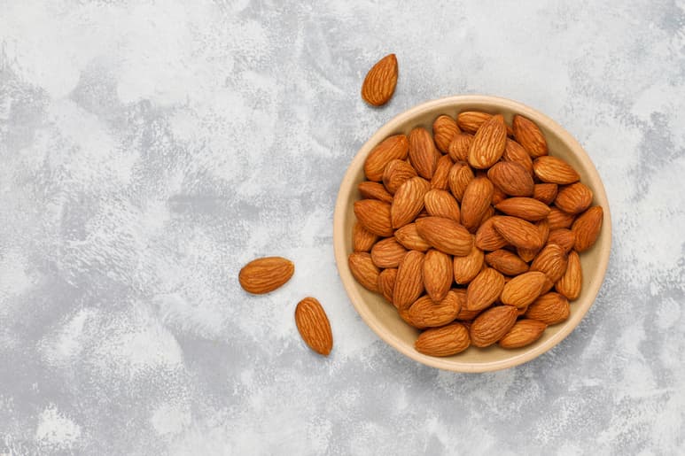 Si buscas un snack saludable, la almendra es la opción ideal. (ARCHIVO)