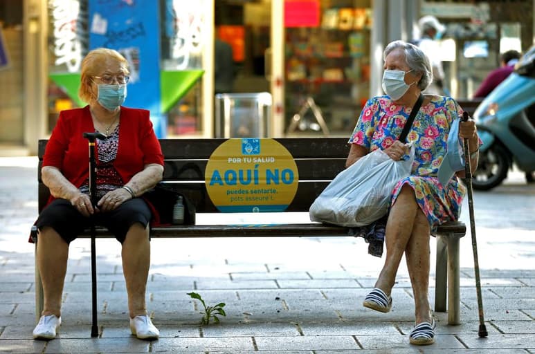 España sufrió, además de las primeras cepas del coronavirus que entraron y afectaron a casi toda Europa, una 'cepa asiática' que apenas entró en otros países europeos, según un equipo de investigadores españoles. (ARCHIVO)