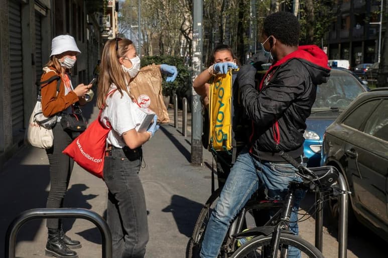 Los fallecidos en Italia con coronavirus ascienden ya a 32,486, con 156 las últimas 24 horas, una cifra levemente inferior al día anterior. (EFE) 