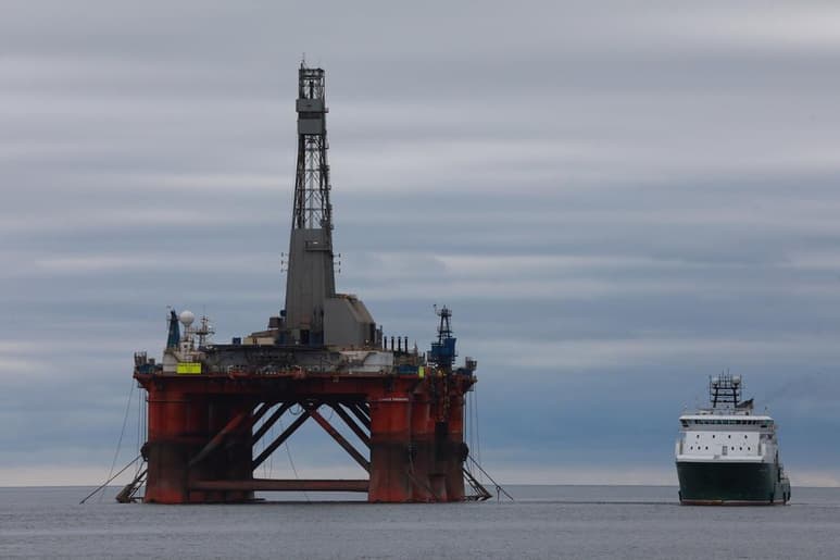 El precio del petróleo intermedio de Texas (WTI) cerró este jueves con una subida del 1,28 %, hasta los 33,92 dólares el barril, su valor más alto desde marzo. (ARCHIVO)