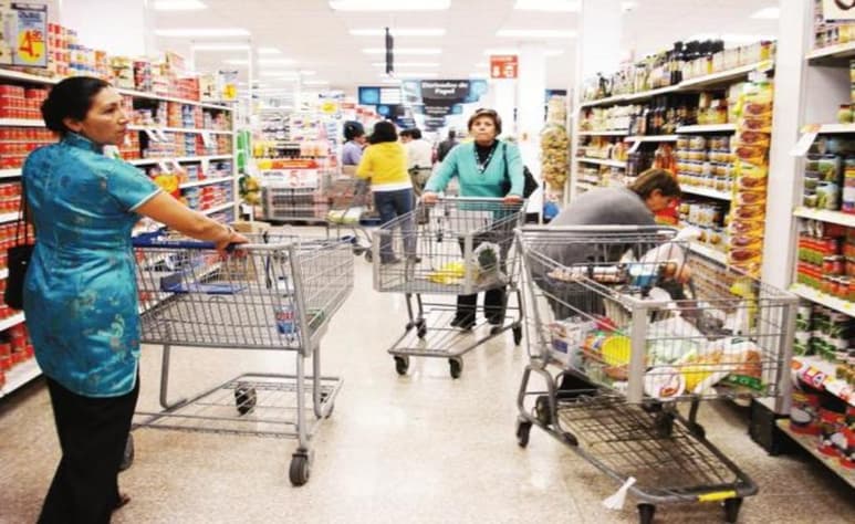En términos mensuales, las ventas se desaceleran de nuevo. Las ventas bajaron 0.8 por ciento en marzo, extendiendo el retroceso de 1.0 por ciento de febrero.
(ARCHIVO)