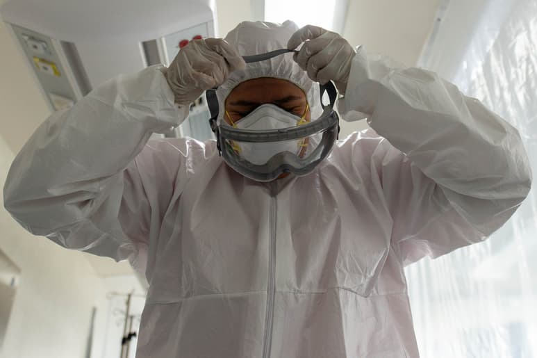 Con el incremento fueron de 285 camas para hospitalización general y 104 para terapia intensiva.