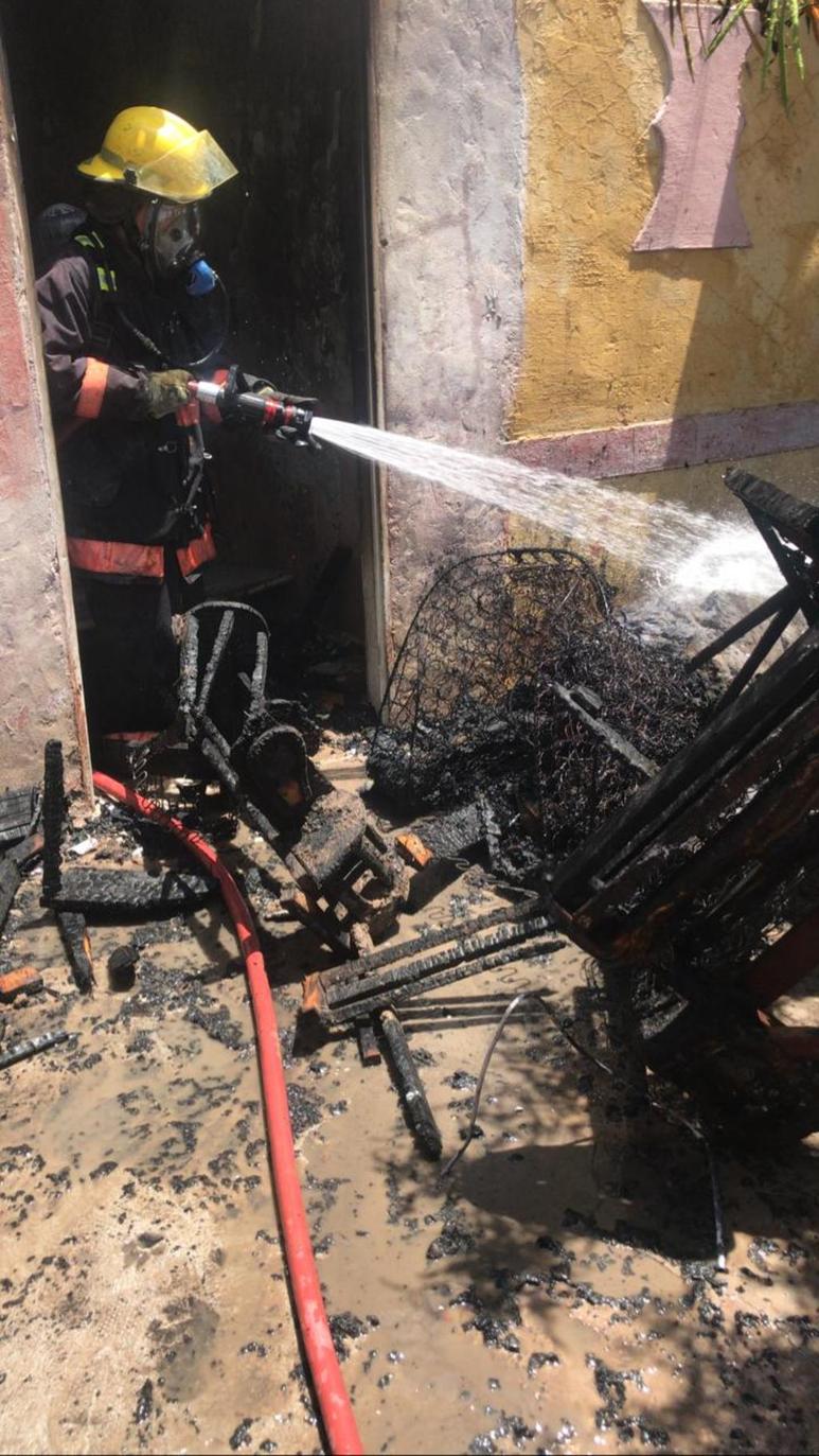 Fuego deja en situación de calle a toda una familia del ejido Rancho Alegre, de Torreón. (EL SIGLO DE TORREÓN)