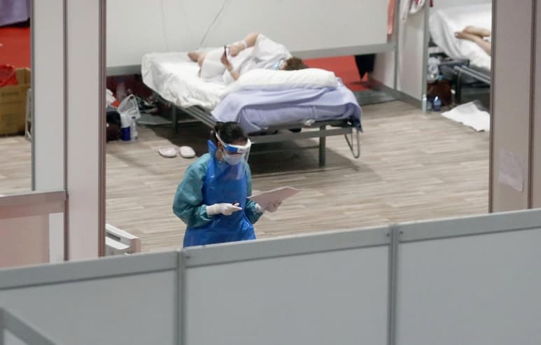 Con las cifras de hoy, el total de fallecidos desde el inicio de la pandemia en España asciende a 28,740 personas. (ARCHIVO)