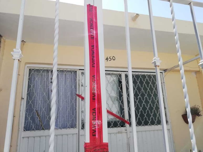 En avanzado estado de putrefacción localizan el cadáver de una mujer en su casa, ubicada en el Centro de Torreón. (EL SIGLO DE TORREÓN)