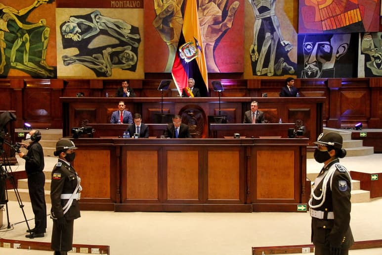 Al informe presidencial acudieron legisladores, representantes de las distintas funciones del Estado, ministros e invitados. (EFE) 