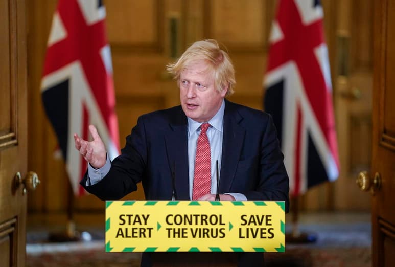 El primer ministro británico, Boris Johnson, anunció este lunes la reapertura de los mercados al aire libre a partir del próximo 1 de junio y del resto de comercios minoristas 'no esenciales' desde el día 15. (EFE) 