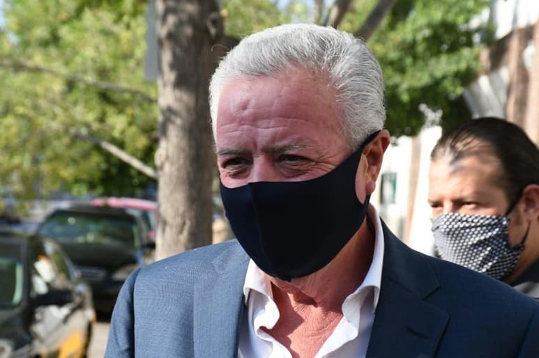Zermeño señaló que si existe un aumento de casos en la ciudad de Torreón es debido a que se han aplicado más pruebas que en otros lados, pues la ciudadanía ha sido 'en lo general' responsable de la situación y ha tomado las precauciones necesarias.
(FERNANDO COMPEÁN)