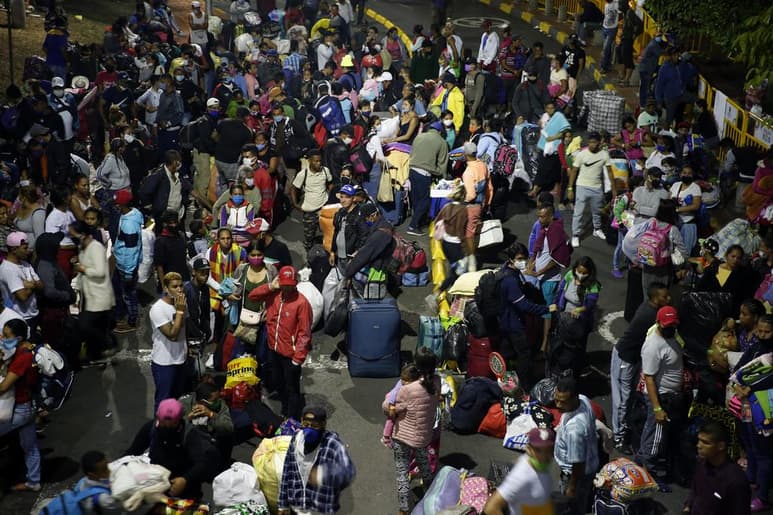 La Unión Europea (UE) anunció este martes que su contribución a la conferencia internacional que recauda fondos para migrantes y refugiados venezolanos asciende a 144.2 millones de euros. (ARCHIVO)
