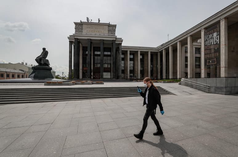 Rusia superó este miércoles los 370 mil contagios de COVID-19 y los tres mil 900 decesos asociados. (EFE)
