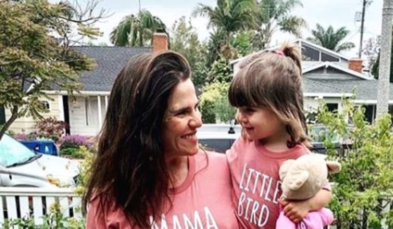 Karla Souza reveló hoy que se encuentra embarazada por segunda ocasión y lo hizo de una manera muy especial. (ESPECIAL)
