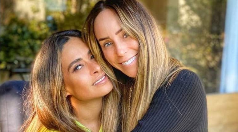 Luego de que el pasado lunes el periodista de espectáculos Alex Kaffie aseguró que Galilea Montijo e Inés Gómez Mont están distanciadas, ambas decidieron desmentir la versión del comunicador a través de un en vivo en el que aclararon que siguen siendo amigas. (ESPECIAL)