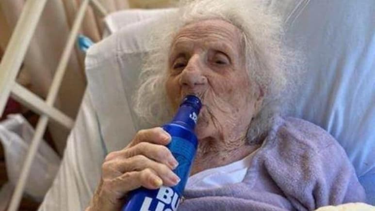Su video de celebración se hizo viral. (CAPTURA)