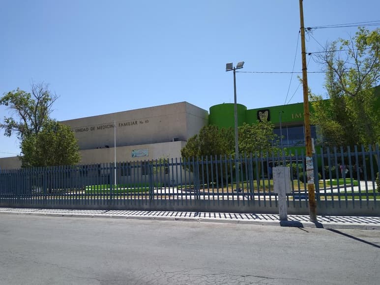 La Oficina de Representación en Durango del Instituto Mexicano del Seguro Social (IMSS) confirmó doce casos de trabajadores de la Unidad de Medicina Familiar (UMF) número 43 de la colonia El Dorado de Gómez Palacio que dieron positivo al virus SARS-CoV12 (COVID-19). (ANGÉLICA SANDOVAL)